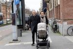 Amsterdam 18 maart 2020
Fulko v Kooperen met zijn vriendin achter de kinderwagen