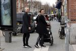 Amsterdam 18 maart 2020
Fulko v Kooperen met zijn vriendin achter de kinderwagen