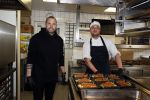 Amstelveen 2 april 2020
Johnny Heitinga bezorgt eten  voor bijzondere mensen ivm het Corona virus .