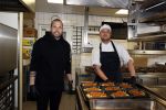 Amstelveen 2 april 2020
Johnny Heitinga bezorgt eten  voor bijzondere mensen ivm het Corona virus .