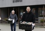 Amstelveen 2 april 2020
Johnny Heitinga bezorgt eten  voor bijzondere mensen ivm het Corona virus .