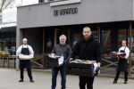 Amstelveen 2 april 2020
Johnny Heitinga bezorgt eten  voor bijzondere mensen ivm het Corona virus .