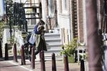 Amsterdam 23 maart 2020
Matthijs v Nieuwkerk brengt zijn vrouw Karin v Munster naar hun huis op de gracht . Vervolgens rijdt hij naar zijn eigen appartement in complex Pontsteiger . Na daar een uurtje geweest te zijn rijdt hij op zijn fiets naar de westergasfabriek waar DWDD opgenomen wordt.
