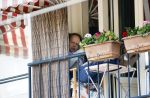 Amsterdam 11 april 2020
Marc marie Huijbregts verschuilt zich op zijn balkon