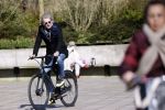 Amsterdam 23 maart 2020
Matthijs v Nieuwkerk brengt zijn vrouw Karin v Munster naar hun huis op de gracht . Vervolgens rijdt hij naar zijn eigen appartement in complex Pontsteiger . Na daar een uurtje geweest te zijn rijdt hij op zijn fiets naar de westergasfabriek waar DWDD opgenomen wordt.
