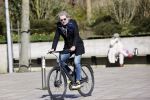 Amsterdam 23 maart 2020
Matthijs v Nieuwkerk brengt zijn vrouw Karin v Munster naar hun huis op de gracht . Vervolgens rijdt hij naar zijn eigen appartement in complex Pontsteiger . Na daar een uurtje geweest te zijn rijdt hij op zijn fiets naar de westergasfabriek waar DWDD opgenomen wordt.