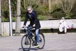 Amsterdam 23 maart 2020
Matthijs v Nieuwkerk brengt zijn vrouw Karin v Munster naar hun huis op de gracht . Vervolgens rijdt hij naar zijn eigen appartement in complex Pontsteiger . Na daar een uurtje geweest te zijn rijdt hij op zijn fiets naar de westergasfabriek waar DWDD opgenomen wordt.