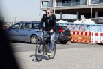 Amsterdam 23 maart 2020
Matthijs v Nieuwkerk brengt zijn vrouw Karin v Munster naar hun huis op de gracht . Vervolgens rijdt hij naar zijn eigen appartement in complex Pontsteiger . Na daar een uurtje geweest te zijn rijdt hij op zijn fiets naar de westergasfabriek waar DWDD opgenomen wordt.