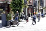 Amsterdam 11 april 2020
Michel v d Bergh en zijn vriendin Kimberley Klaver met de kinderen