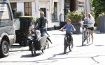 Amsterdam 11 april 2020
Michel v d Bergh en zijn vriendin Kimberley Klaver met de kinderen
