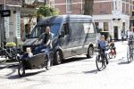 Amsterdam 11 april 2020
Michel v d Bergh en zijn vriendin Kimberley Klaver met de kinderen