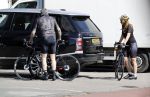 Amsterdam 11 april 2020
Olcay Gulsen en Ruud de Wild gaan samen fietsen / wielrennen