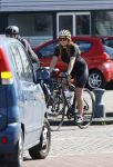 Amsterdam 11 april 2020
Olcay Gulsen en Ruud de Wild gaan samen fietsen / wielrennen