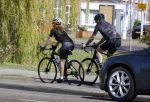 Amsterdam 11 april 2020
Olcay Gulsen en Ruud de Wild gaan samen fietsen / wielrennen