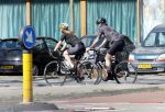 Amsterdam 11 april 2020
Olcay Gulsen en Ruud de Wild gaan samen fietsen / wielrennen