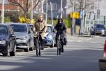 Den haag 21 maart 2020
Piet Hein Donner en zijn vrouw fietsend door Den Haag.
