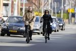 Den haag 21 maart 2020
Piet Hein Donner en zijn vrouw fietsend door Den Haag.