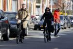 Den haag 21 maart 2020
Piet Hein Donner en zijn vrouw fietsend door Den Haag.