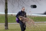 Amsterdam 2 april 2020
Rolf Snoeren doet boodschappen en loopt naar zijn huis.