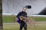 Amsterdam 2 april 2020
Rolf Snoeren doet boodschappen en loopt naar zijn huis.