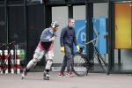 Amsterdam 2 april 2020
Rolf Snoeren doet boodschappen en loopt naar zijn huis.