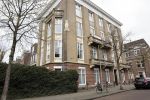 Amsterdam 2 april 2020
Rolf Snoeren doet boodschappen en loopt naar zijn huis.