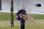 Amsterdam 2 april 2020
Rolf Snoeren doet boodschappen en loopt naar zijn huis.