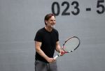 Cruqius 31 maart 2020
Tennissen voor het goede doel met Diederik v Manen. Ronald de Boer