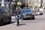 Amsterdam 4 april 2020
Ruud Gullit op zijn electrische fiets in Amsterdam zuid.