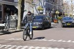 Amsterdam 4 april 2020
Ruud Gullit op zijn electrische fiets in Amsterdam zuid.