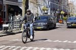 Amsterdam 4 april 2020
Ruud Gullit op zijn electrische fiets in Amsterdam zuid.