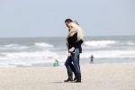 Scheveningen 3 april 2020
Samantha de Jong Barbie met haar nieuwe vriend op het strand van Scheveningen