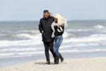 Scheveningen 3 april 2020
Samantha de Jong Barbie met haar nieuwe vriend op het strand van Scheveningen