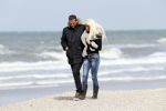 Scheveningen 3 april 2020
Samantha de Jong Barbie met haar nieuwe vriend op het strand van Scheveningen