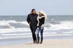 Scheveningen 3 april 2020
Samantha de Jong Barbie met haar nieuwe vriend op het strand van Scheveningen