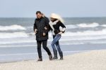 Scheveningen 3 april 2020
Samantha de Jong Barbie met haar nieuwe vriend op het strand van Scheveningen