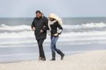 Scheveningen 3 april 2020
Samantha de Jong Barbie met haar nieuwe vriend op het strand van Scheveningen
