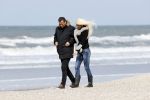 Scheveningen 3 april 2020
Samantha de Jong Barbie met haar nieuwe vriend op het strand van Scheveningen