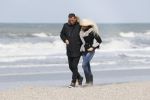 Scheveningen 3 april 2020
Samantha de Jong Barbie met haar nieuwe vriend op het strand van Scheveningen