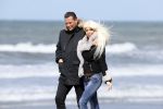 Scheveningen 3 april 2020
Samantha de Jong Barbie met haar nieuwe vriend op het strand van Scheveningen