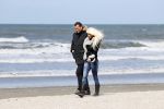 Scheveningen 3 april 2020
Samantha de Jong Barbie met haar nieuwe vriend op het strand van Scheveningen