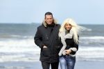 Scheveningen 3 april 2020
Samantha de Jong Barbie met haar nieuwe vriend op het strand van Scheveningen