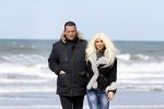 Scheveningen 3 april 2020
Samantha de Jong Barbie met haar nieuwe vriend op het strand van Scheveningen