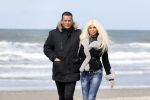 Scheveningen 3 april 2020
Samantha de Jong Barbie met haar nieuwe vriend op het strand van Scheveningen