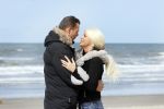 Scheveningen 3 april 2020
Samantha de Jong Barbie met haar nieuwe vriend op het strand van Scheveningen