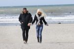 Scheveningen 3 april 2020
Samantha de Jong Barbie met haar nieuwe vriend op het strand van Scheveningen