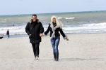 Scheveningen 3 april 2020
Samantha de Jong Barbie met haar nieuwe vriend op het strand van Scheveningen
