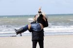 Scheveningen 3 april 2020
Samantha de Jong Barbie met haar nieuwe vriend op het strand van Scheveningen