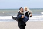 Scheveningen 3 april 2020
Samantha de Jong Barbie met haar nieuwe vriend op het strand van Scheveningen
