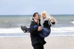 Scheveningen 3 april 2020
Samantha de Jong Barbie met haar nieuwe vriend op het strand van Scheveningen